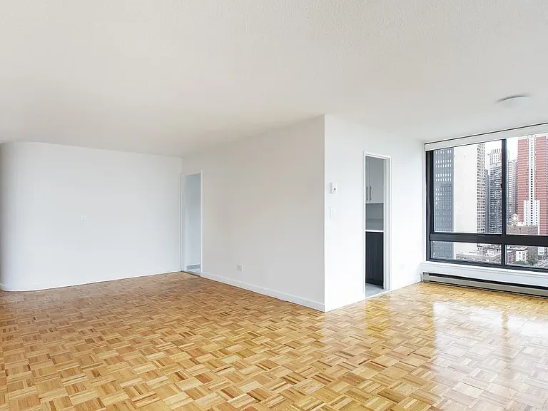 300 E 34th St #9B — Photo 8