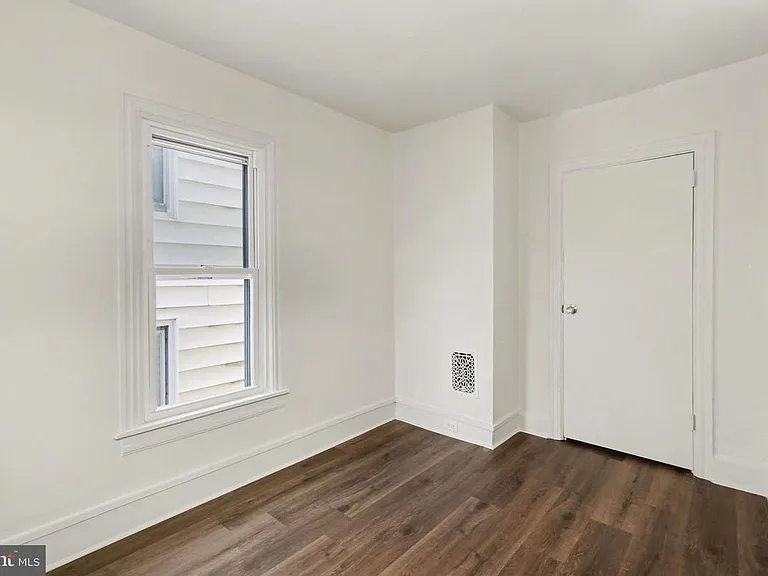 335 Poplar St — Photo 13