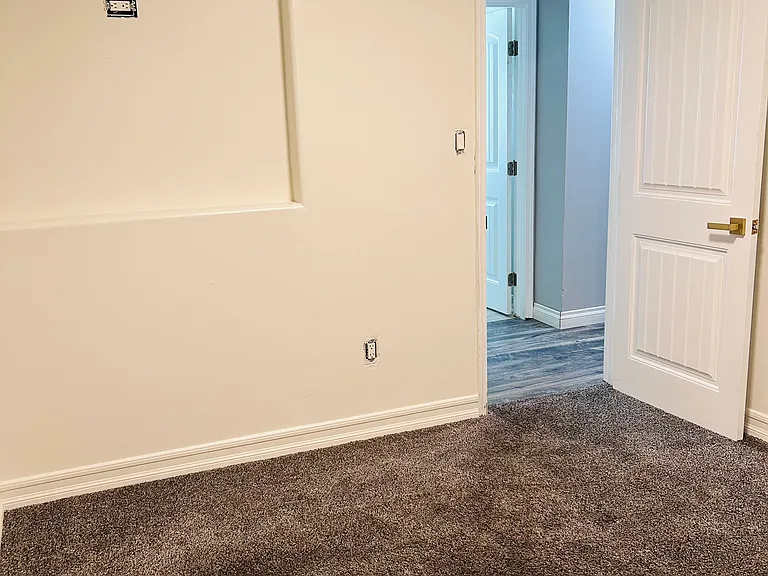 823 Gwen St — Photo 16