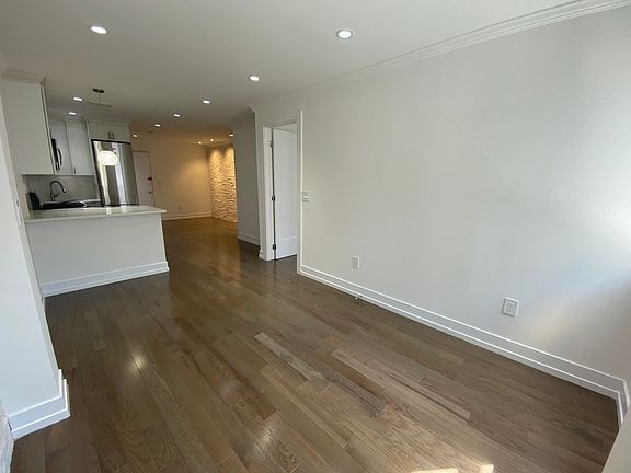 5th image of 322 E 63rd St #6N