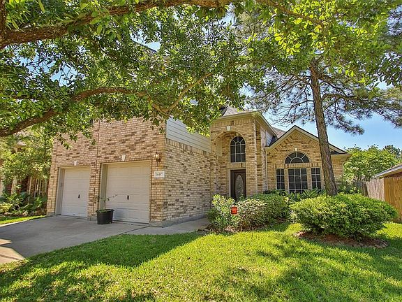 4th image of 16407 Bluff Springs Dr