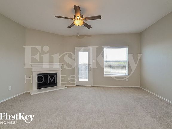 3rd image of 432 Willowlake Dr