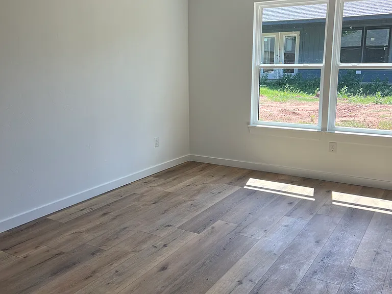 918 N Lewis St — Photo 16