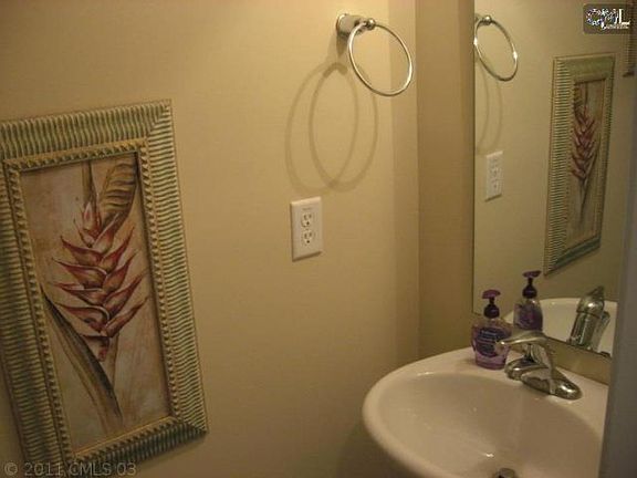 5th image of 201 Thyme Cir