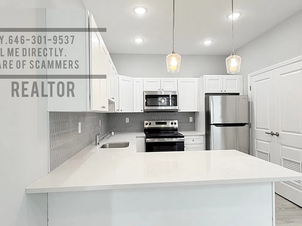 8 Lake St #120
