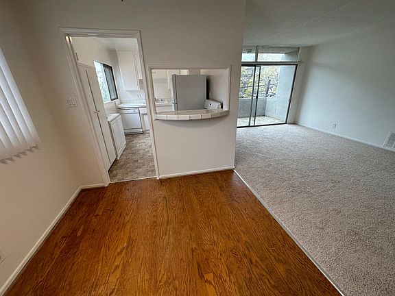 2nd image of 866 S Westgate Ave APT 8