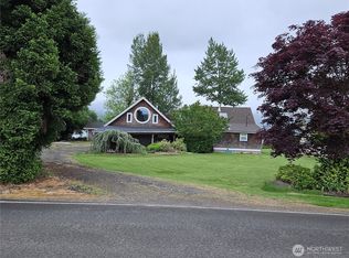 20 E Sunny Sands Rd, Cathlamet, WA 98612