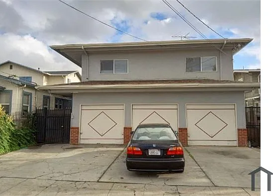 3 bed, 1300 sqft, $3,300 — Photo 1