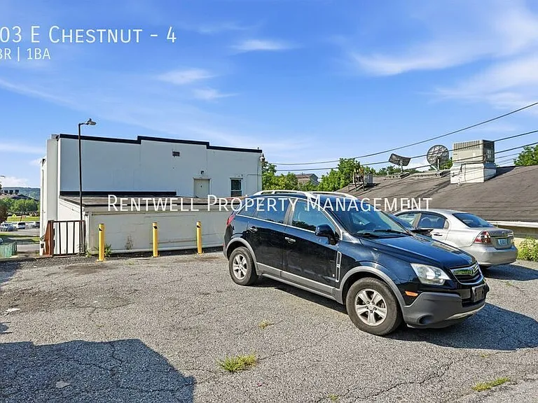 103 E Chestnut St #4 — Photo 16