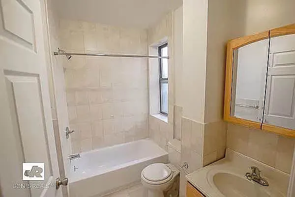 Rented by Jonis Realty | media 9