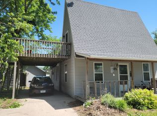 2208 6th St, Columbus, NE 68601