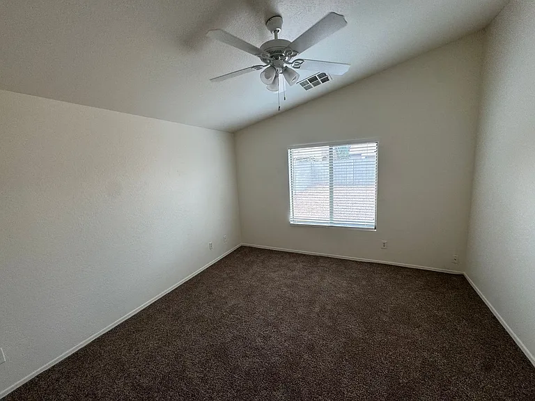 1225 W Darrel Rd — Photo 10