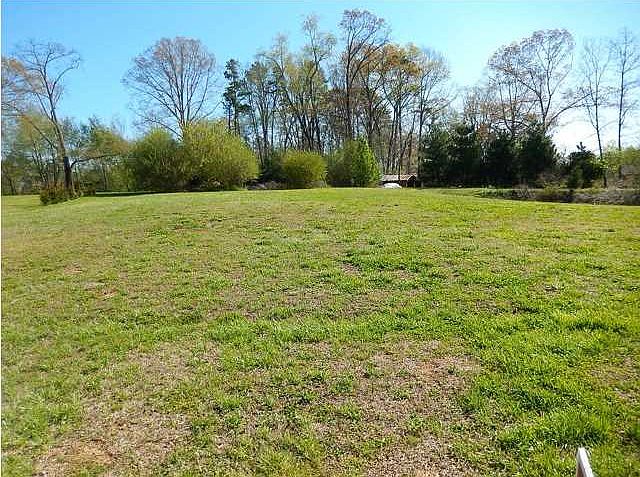 2nd image of 39 Honeysuckle Dr