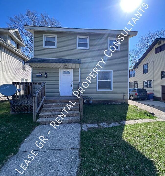 1st image of 834 Eastern Ave SE