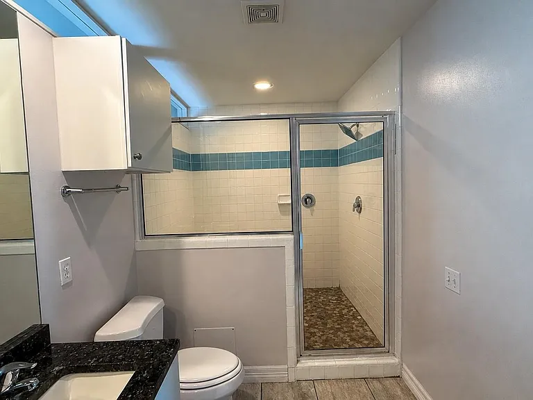2605 Calumet St #16 — Photo 15