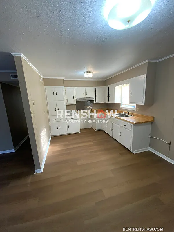 3 bed, 1.0 bath, 875 sqft, $800 — Photo 4