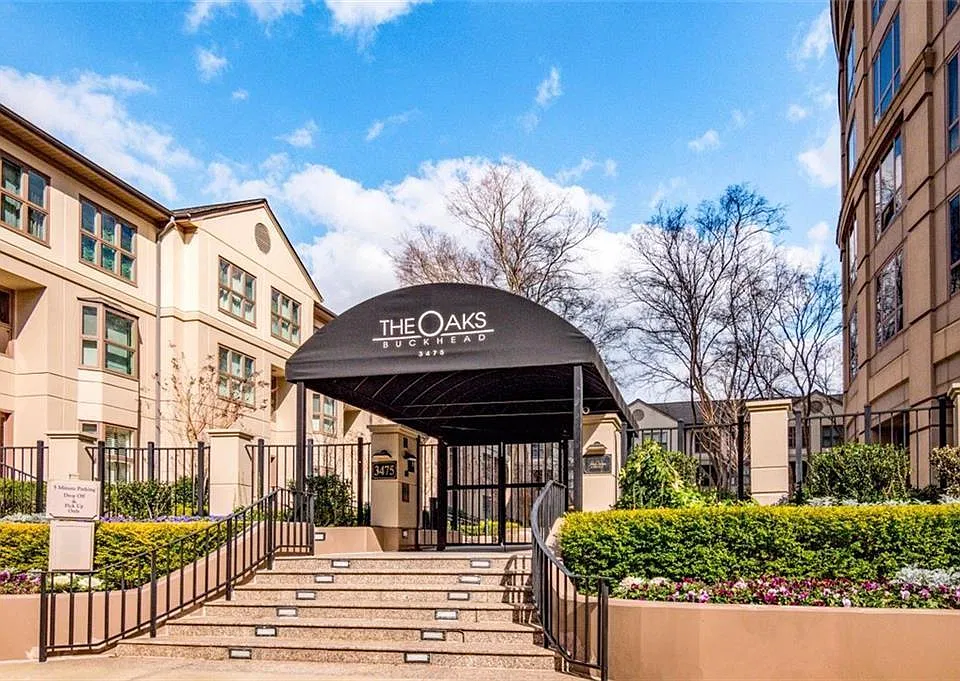 3475 Oak Valley Rd NE #260