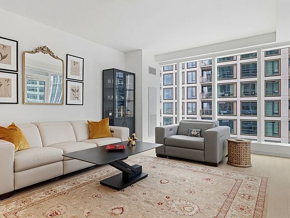 5th image of 150 Seaport Blvd #8A