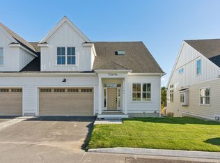 9 Isle Ave #102, Saco, ME 04072