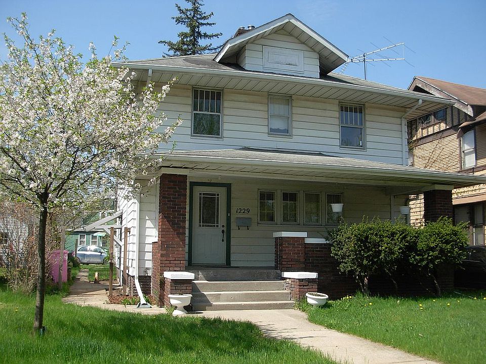 1st image of 1229 Portage Ave