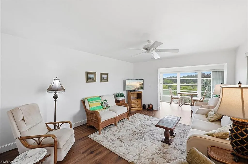 2 bed, 2.0 bath, 1126 sqft, $2,000 — Photo 4