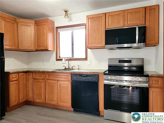 2nd image of 8382 Garden Dr