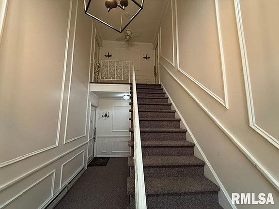 5th image of 820 W Loire Ct APT 210