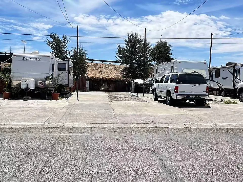 1301 El Camino Ave #35