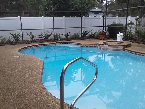 2nd image of 1101 Knollwood Dr