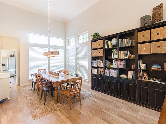 2nd image of 1513 Heather Ln