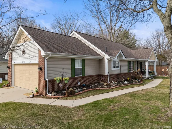 31873 Tall Pines Ct, Roseville, MI 48066