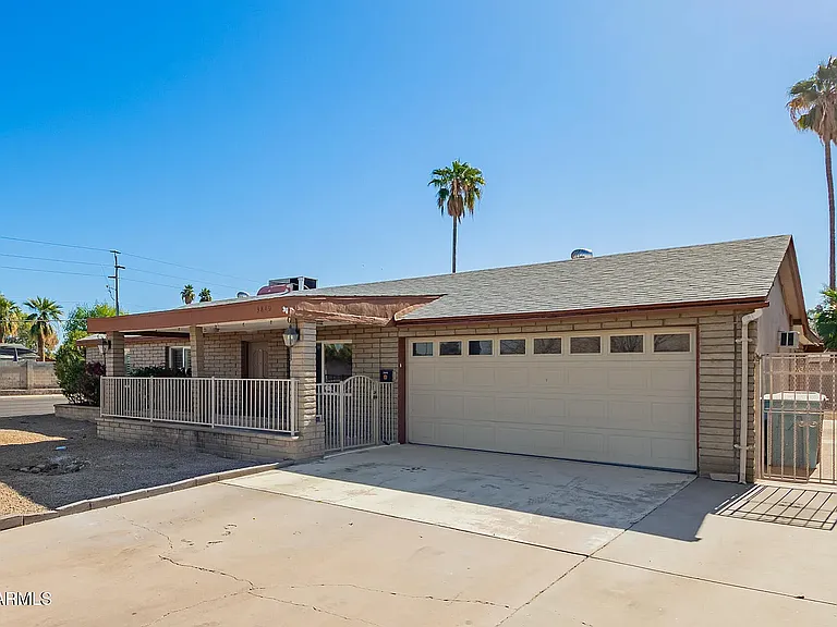 3849 E Sheena Dr — Photo 2