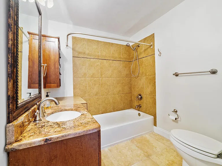 1652 Berkshire Ave — Photo 18