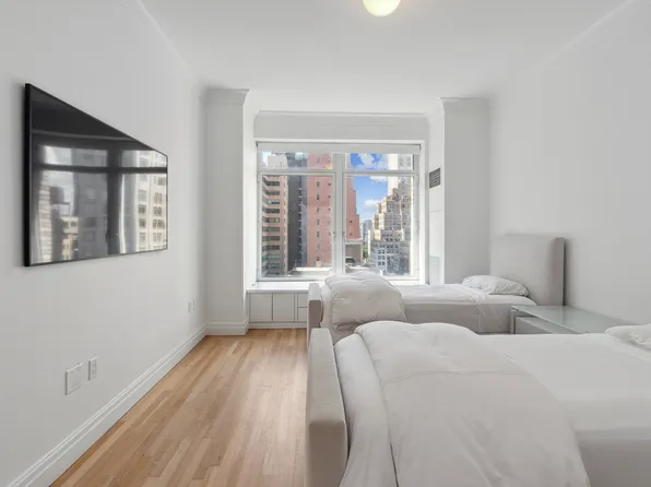 515 Park Avenue image 12 of 15