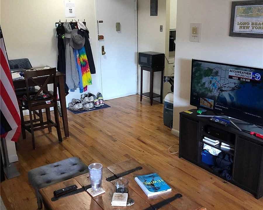 2nd image of 985 Oceanfront