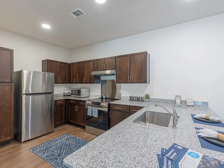 Reserve at Decatur — Photo 15
