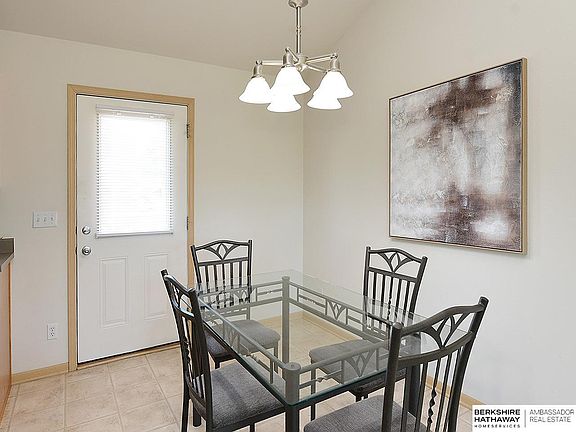 5th image of 16133 Cottonwood St