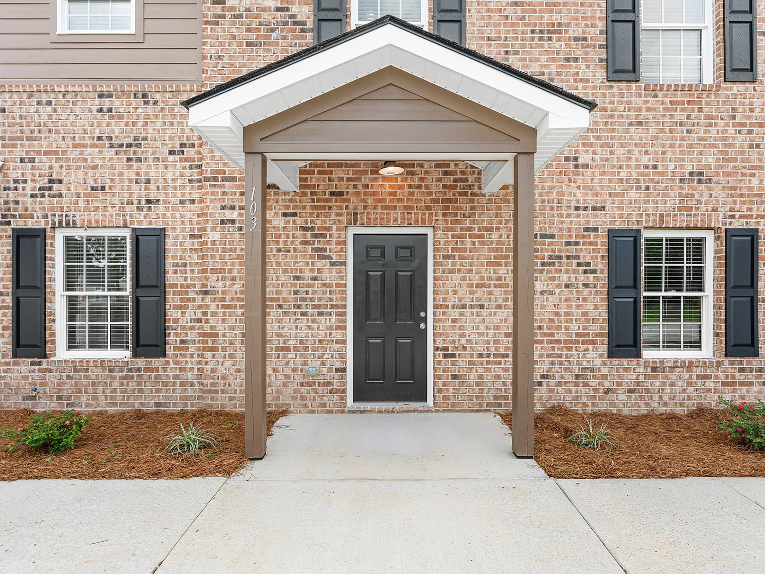 2 bed, 2.5 bath, 1200 sqft, $1,350 — Photo 3