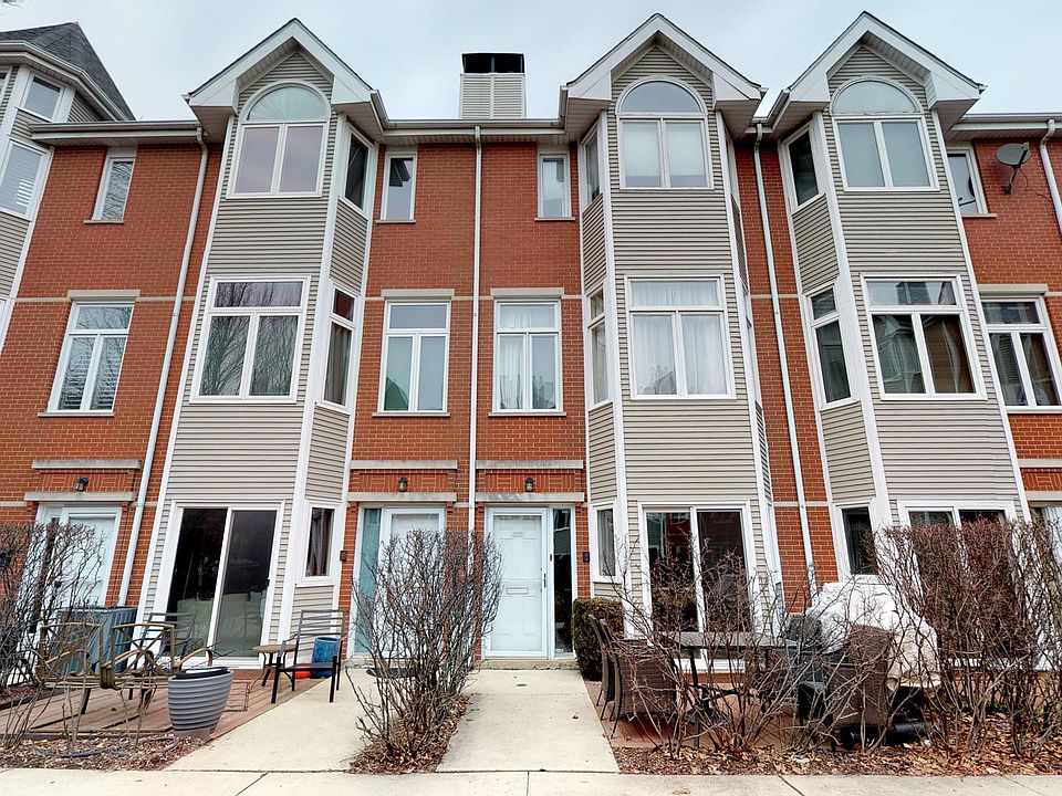 1st image of 2559 N Greenview Ave #16