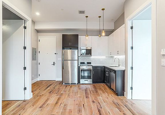 2nd image of 862 Dekalb Ave #14L