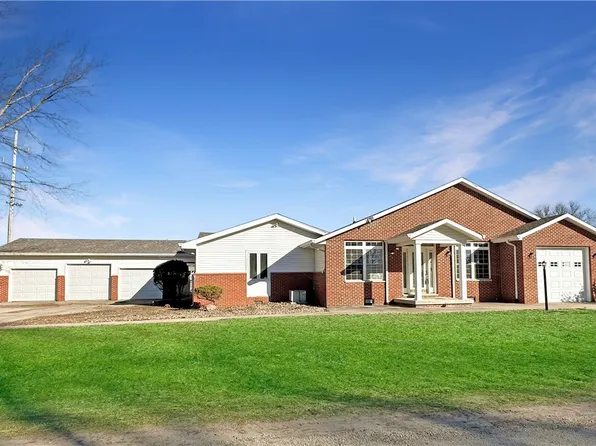 1208 S 12th St, Mattoon, IL 61938