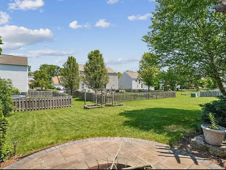 140 Andiron Dr — Photo 22
