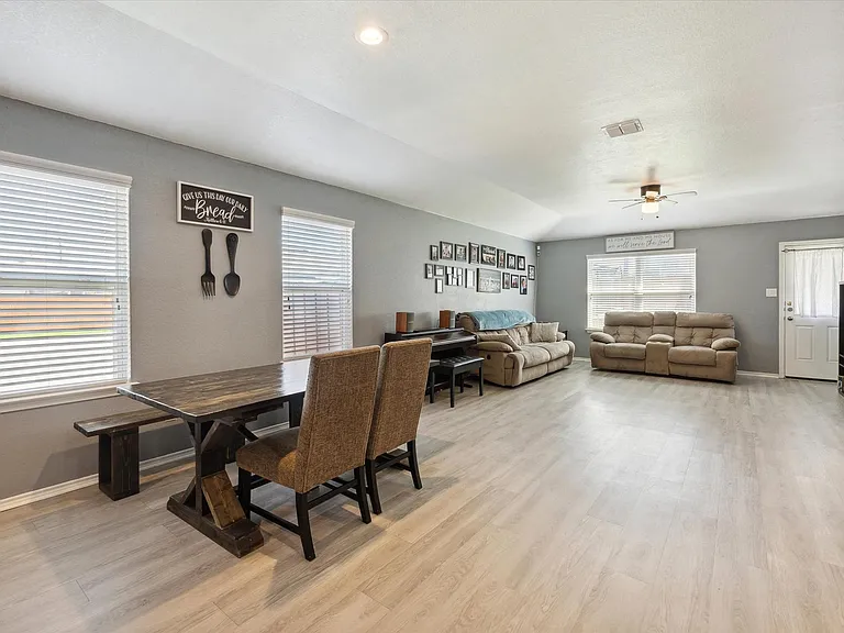 4522 Heathers Cross — Photo 7