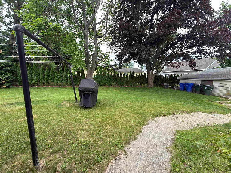 573 Spruce St — Photo 27