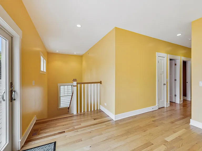 8101 Floral Ave — Photo 28