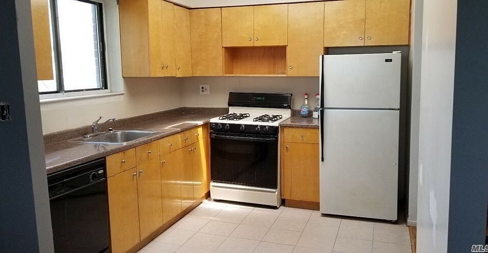 2nd image of 11911 28th Ave