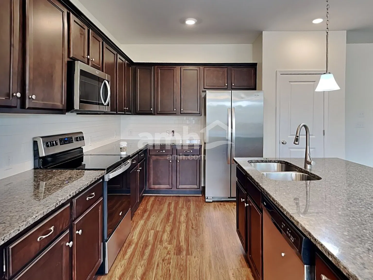 4 bed, 2.5 bath, 2091 sqft, $2,655 — Photo 3