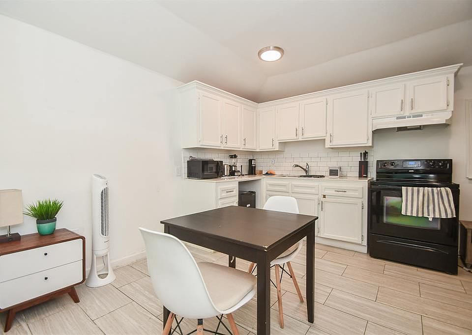 1st image of 1811 Eastwood St #B