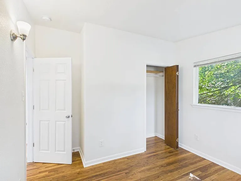 2261 W 56th Pl — Photo 18