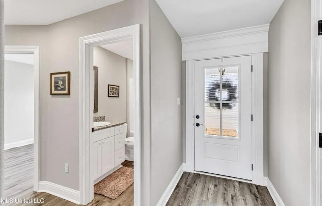 14447 Quail Rdg Rd — Photo 2